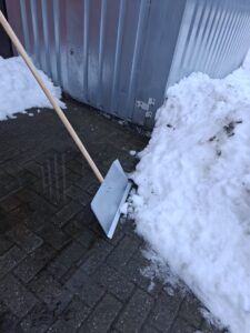 SNEEUWSCHUIVER 50x25CM VERZINKT+STEEL